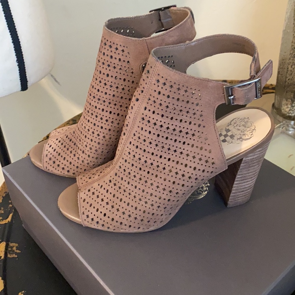 Super cute Fall Booties🍂🍁🍂 - Picture 2 of 3